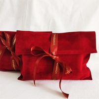 Pochette à rabat en suède personnalisée BSCI pour bijoux et maquillage, sac cadeau en velours avec ruban, pochette pour montre