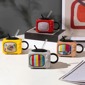 Tasses à bière au lait en forme de télévision 3D créatives avec couvercle tasse de ménage exquis verres à boire tasses à café en céramique rétro - Product Image 4