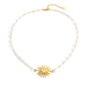 Collier de perles avec pendentif soleil plaqué or 18 carats, chaîne élégante pour clavicule, à porter au quotidien - Product Image 5