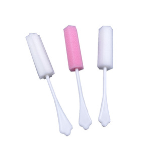 มุนค์แคร์ สปันจ์สติ๊ก 60x20x20 มม. สีขาวชมพู เครื่องมือทำความสะอาดเพื่อสุขอนามัยที่ใกล้ชิด - Product Image 1