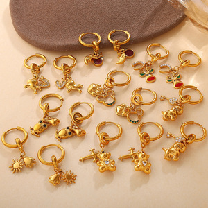 Pendientes Colgantes de Dibujos Animados a la Moda, Chapados en Oro de 18K, Acero Inoxidable, Aleación de Zinc, Pendientes de Mujer con Diseño Irregular - Product Image 1