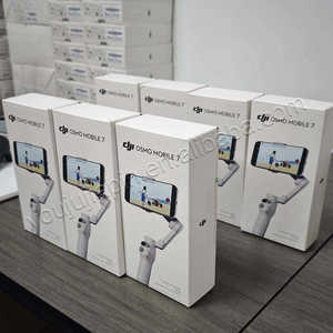 <span class=keywords><strong>DJI</strong></span> <span class=keywords><strong>Osmo</strong></span> <span class=keywords><strong>Mobile</strong></span> 7 7P ตัวกันสั่นมือถือแบบพกพา พร้อมวิดีโอสอนใช้งานง่ายและการตัดต่อแบบกดปุ่มเดียว แบตเตอรี่ใช้งานได้นาน 10 ชั่วโมง และฟังก์ชันชาร์จโทรศัพท์ - Product Image 6
