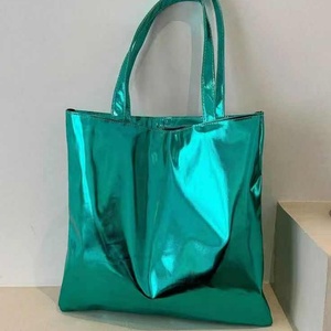 Sac à main en PU doré en gros, sac fourre-tout en cuir PU laser coloré, 16 pouces, imperméable - Product Image 5