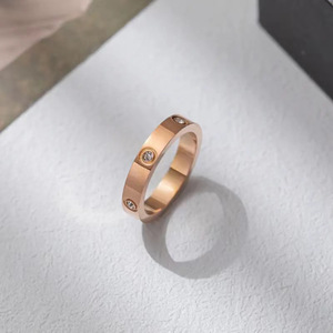 Anello Minimalista in Cristallo per Donne, Gioiello Elegante Aperto e Regolabile, Impilabile, per Uso Quotidiano - Product Image 6