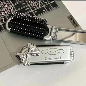 กระจกพกพาแบบพับได้ รุ่นใหม่ ฮัวรุ่ย ซิลเวอร์ ซานริโอส สำหรับหวี แปรงแต่งหน้า กระจกแต่งหน้าอเนกประสงค์ ใช้ได้ทั้งชายหญิง ทุกวัย - Product Image 3