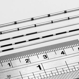 Пикосекундная лазерная маркировочная машина для биопсийного прокола, иглы, канюли, ткани, медицинские устройства - Product Image 2