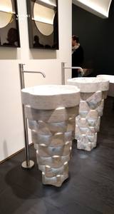 YUSHI Lavabo sur pied personnalisable en marbre blanc de Carrare en forme de fleur, lavabo sur pied artisanal en pierre naturelle pour salle de bain - Product Image 5