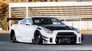 ชุดแต่งไวด์บอดี้คุณภาพสูง BTC สำหรับรถยนต์นิสสัน GT-R R35 (2008-2019) สไตล์ Liberty <span class=keywords><strong>Walk</strong></span> <span class=keywords><strong>V2</strong></span> กันชนหน้า/หลัง ฝากระโปรง รางกันชน ชุดแต่งกันชนรถยนต์ใหม่ - Product Image 5
