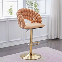 Tabouret de bar contemporain en fer forgé, design bulle, assise rembourrée orange, finition laiton, hauteur réglable, durable, pour cuisine et bar à domicile
