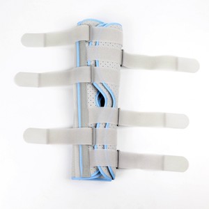 Inmovilizador de rodilla de tres paneles ajustable, con refuerzos de aluminio para estabilidad postoperatoria, mantiene la rodilla en posición recta - Product Image 2