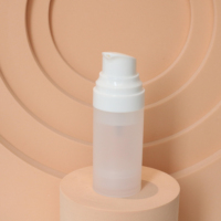15ml 30ml 50ml bouteille à vide en plastique bouteille sans air portable ensemble bouteille à vide de presse de crème d'isolement