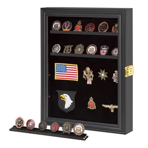 奖牌展示柜军事挑战硬币展示阴影盒木制展示柜，带徽章丝带徽章窗口