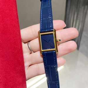 Montre pour femme Bracelet en crocodile rouge avec cadran en nacre Accents de diamants - Product Image 4