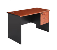 Petit bureau rectangulaire en mélamine au design simple pour une personne, table de travail pour le bureau