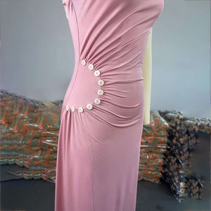 Robe asymétrique élégante à col asymétrique, volants et clous, taille ajustée, longueur irrégulière, nouvelle collection été 2026 pour femme - Product Image 5