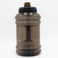 Bouteilles de jus en plastique vides de 2 litres (demi-gallon), bouteille d'eau de 2 litres à vendre, bidons en plastique noir et blanc de 74 oz