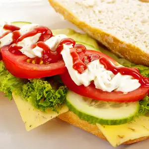 Vente en gros de bouteille à presser de ketchup facile à ouvrir sac en conserve emballage de ketchup sauce naturelle pâte de tomate