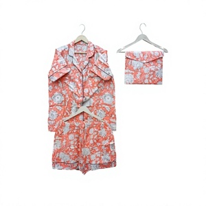 Elegante Conjunto de Pijama Corto para Mujer con Estampado de Cerezas, Cuello en V, 100% Algodón Puro, Secado Rápido, Cierre con Cordón - Product Image 1