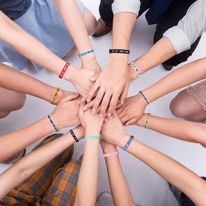 Pmormyy 30PCS WWJD Religious Charm Bracelet Pack <span class=keywords><strong>para</strong></span> <span class=keywords><strong>mujeres</strong></span> y hombres-Pulseras ajustables cristianas Regalo - Product Image 5
