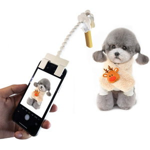Bâton de selfie pour animaux de compagnie, clip pour friandises pour chat et chien, jouet interactif en plastique noir et blanc, 50g - Product Image 3
