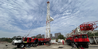 Plateforme de forage de puits de pétrole mobile montée sur camion Api Standard XJ350 3200m pour le forage de puits de pétrole dans les champs pétrolifères avec moteur diesel