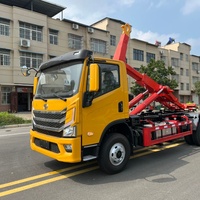 Camion à ordures Dongfeng Diesel 3800 Euro 3 avec chargeur arrière amovible et bras à crochet pour usage urbain, scolaire et rural