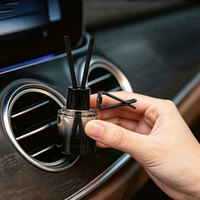 Diffuseur de parfum personnalisé 8 ml en verre noir à clipser sur grille d'aération de voiture, bouteille d'huile parfumée, désodorisant automobile, vente en gros