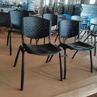 Chaise de conférence empilable en plastique et métal avec tablette d'écriture pour salle de réunion, idéale pour la formation et l'étude, prix de gros abordable, en vente