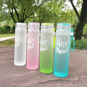 Madou, botella deportiva de borosilicato de 500ml, bebida directa, cubierta de tela elegante personalizable, tapa sin BPA, deportes coloridos esmerilados - Product Image 5