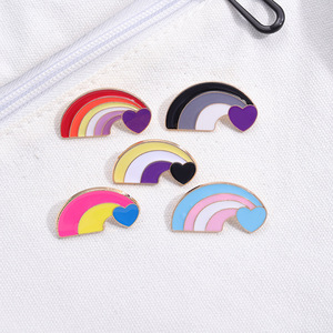Mới Đến Tùy Chỉnh Mềm Men Ve Áo Pins Cầu Vồng Tình Yêu Cờ Trái Tim Phù Hiệu Kim Loại Với Bù Đắp Lụa Màn Hình In Kỹ Thuật Số Tùy Chọn - Product Image 1