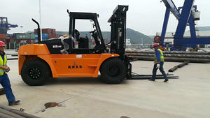 Carrello Elevatore <span class=keywords><strong>Diesel</strong></span> HANGCHA da 14 Tonnellate CPCD140 con Pinza per Rotoli di Carta, Marca Rinomata - Product Image 3