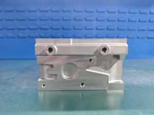 Testata Cilindri 908739 04L103063C 04L103063CX0 4L103063E 04L103063EX 04L103064X per VW Golf Audi A1 A3 <span class=keywords><strong>Q2</strong></span> 1.6 <span class=keywords><strong>TDI</strong></span> - Product Image 6