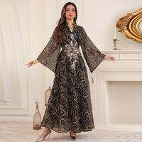 Robe longue musulmane de luxe multicolore à volants dorés en mousseline de soie de Dubaï 2026 avec ceinture perlée, col en V et manches évasées – Tenue modeste