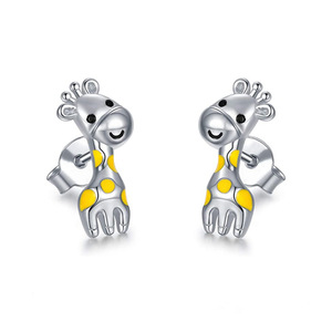 Cute Giraffe Stud Earrings Minimal Animal Design Fresh Style Women Fashion Jewelry Daily Wear Gift - Product Image 1