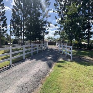 Panneau de clôture 3 rails en PVC robuste pour bétail (bovins, ovins, équins) avec poteau de fixation au sol – Prix Australie - Product Image 3