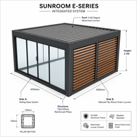 Pergola Intégrée Série E Gris Spatial Luxe avec Portes Coulissantes en Verre et Kit de Persiennes Latérales Manuelles Effet Bois pour l'Intimité