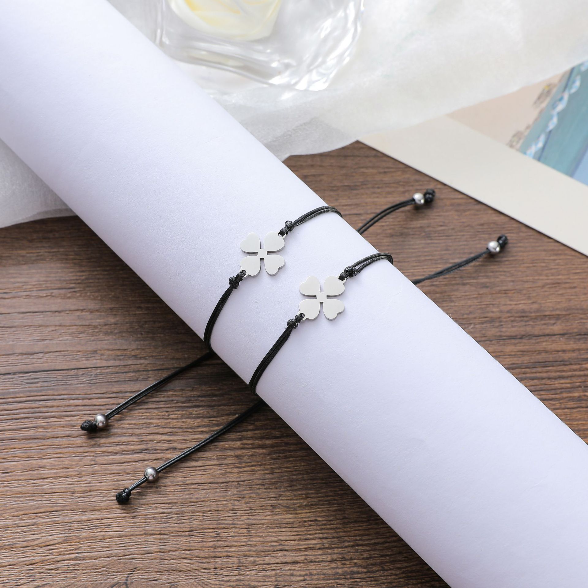 Bracciale Portafortuna Donna Catena Con Charm Quadrifogli E Medaglietta Con Cristalli