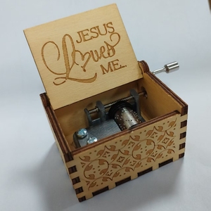 Carillon in Legno Personalizzato con <span class=keywords><strong>Musica</strong></span> e Design 'Jesus Loves Me' a Manovella - Product Image 3