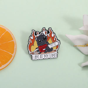 Try Me I Am at My Limit Esmalte Pins Lindo gato con motosierra en llamas Broches de metal Ropa Solapa Insignia Joyería al por mayor - Product Image 2