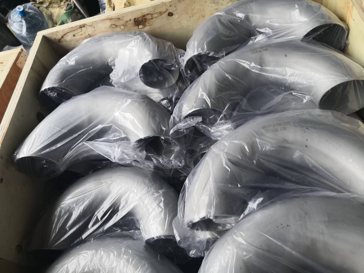 Carbon Steel Pipe Fittings Elbow Alloy Steel Plumbing Pipes and Fittings