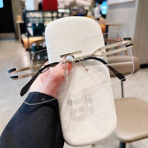 Gafas de Sol Qianai sin Marco, Lentes Degradados en Rosa, Metálicas, Cuadradas Grandes, Protección UV para Mujer - Product Image 5