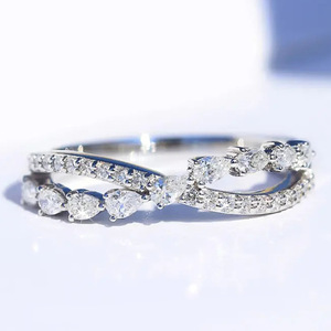 Anello da donna con zirconi placcati, design a goccia, elegante gioiello di tendenza, accessorio raffinato - Product Image 1