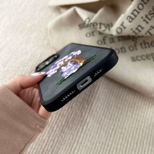 XP048 Étui de téléphone portable tricoté et brodé avec un lapin mignon, adapté aux modèles 18promax, nouveau iPhone17 15Pro, housse de protection brodée à la main - Product Image 6