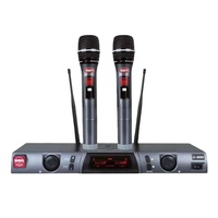 Sistem Nirkabel Profesional BBS U-999S untuk Satu-ke-Dua U-Band Panggung/Konferensi/Pembawa Acara/Penyanyi/Penghibur dengan Mikrofon