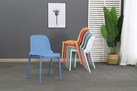 Chaise de salle à manger empilable en plastique PP de haute qualité, décorative et luxueuse, pour la maison, design contemporain moderne, portable