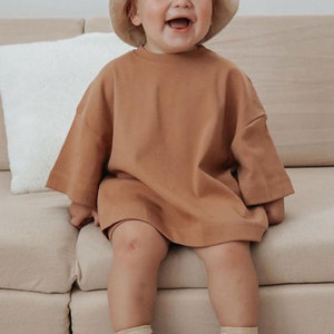 تي شيرت أطفال فضفاض بأكمام قصيرة وشعار مخصص، مصنوع من القطن الناعم 100٪ للأولاد الصغار - Product Image 2