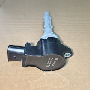 Bobine d'allumage pour BOSCH 2729060060 pour <span class=keywords><strong>Mercedes</strong></span> Benz Pièce automobile Moteur M272 W203 W204 C280 CLK350 <span class=keywords><strong>E320</strong></span> R350 SLK - Product Image 2