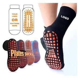 Chaussettes de yoga antidérapantes pour femmes avec design à volants personnalisé, chaussettes de pilates avec grip, logo brodé, chaussettes de fitness de haute qualité - Product Image 1