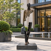 Sculpture Moderne en Bronze Creux, Finition Artisanale en Laiton et Cuivre, Art Contemporain Personnalisé pour Hôtels, Places, Jardins et Centres Artistiques