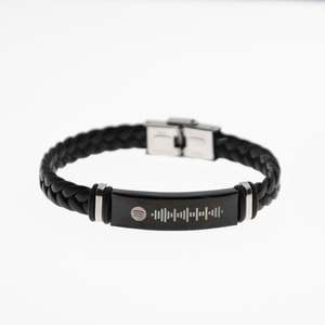 <span class=keywords><strong>Pulsera</strong></span> de Pareja de Profesores de Música de Acero Inoxidable y Cuero Personalizada 2023 con Código <span class=keywords><strong>Spotify</strong></span> y Dije de Canción Favorita para Amantes de la Música - Product Image 4